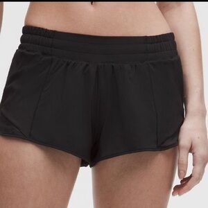 Lululemon Hotty Hot Short 2.5 Low Rise Black